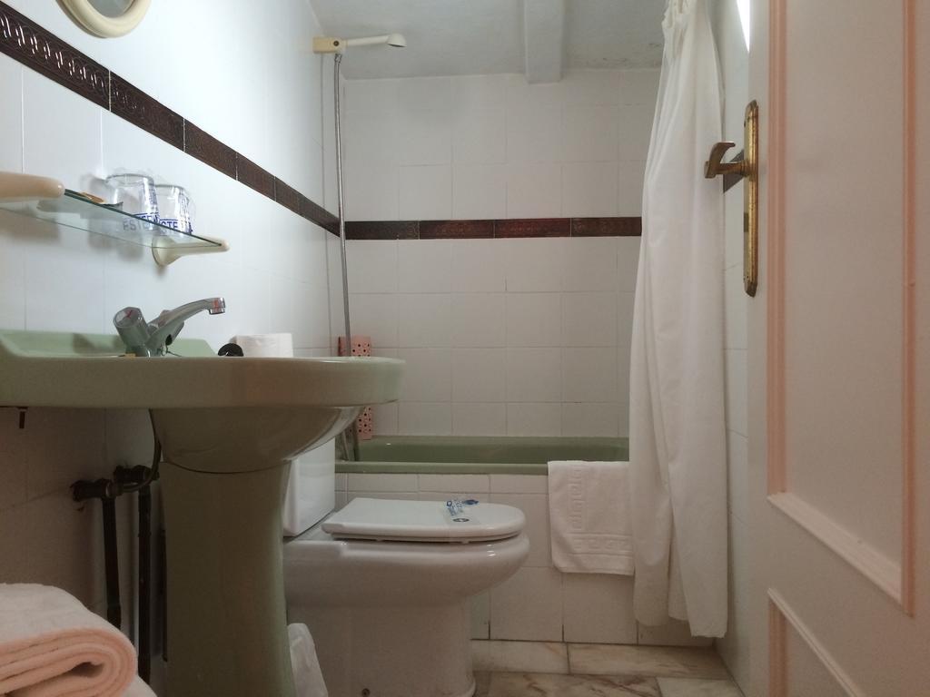 Hotel Hermanos Macias Ronda Room photo